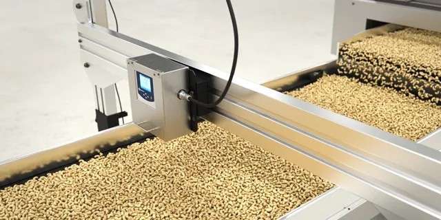 measuring-cashews-STHT